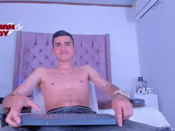 Chaturbate Sex Chat of ethan_boy_
