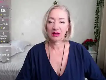 hunters_woman from chaturbate