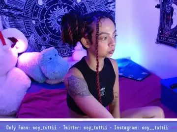 Chaturbate Live Porn of sweet_bluee