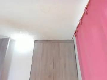 Chaturbate Live Sex Cam of lyanna_cb