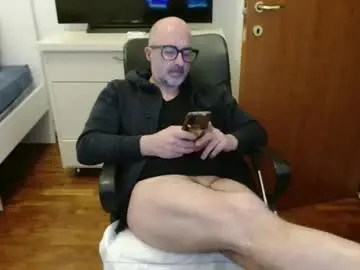 Chaturbate Live Sex Cam of new_simi_74