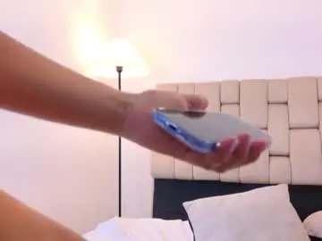 Chaturbate Live Sex Cam of katia_moree