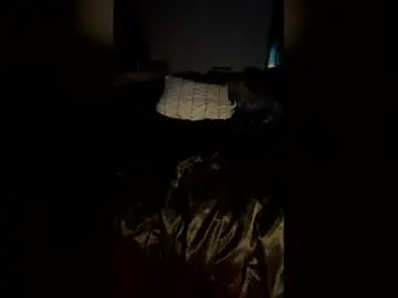 Chaturbate Free Porn Cam of bigdickpapishampoo