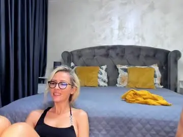 Chaturbate Live Sex of nicepussyfuckk18