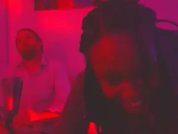 lusciousdarklips666 from chaturbate