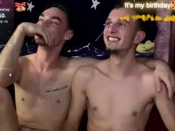 Chaturbate Live Sex Cam of axelmaxximo