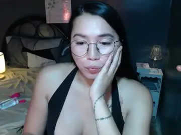 Chaturbate Sex Cam of prettypetiteashley