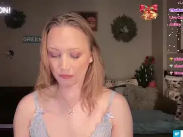 Chaturbate Sex Cam of greenxxxqueen