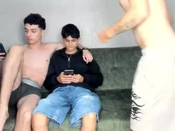 Chaturbate Live Sex of pelusos_mens