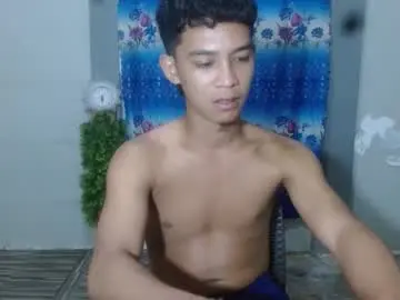 Chaturbate Live Sex Cam of tom_denzel
