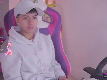 Chaturbate Sex Cam of tommy_blue1