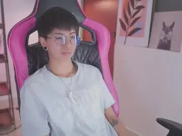 Chaturbate Adult Webcams of tommy_blue1