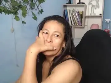 Chaturbate Live Sex Cam of mature_martina_