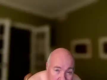 Chaturbate Live Porn of mickbiguyohio