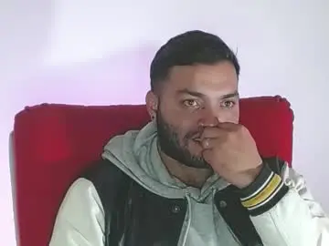 Chaturbate Live Porn of robert_leroy