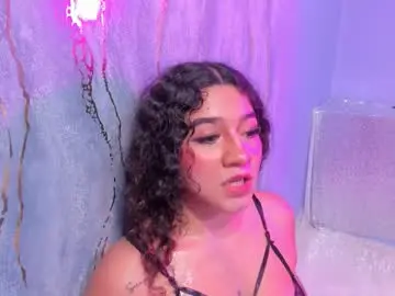 Chaturbate Live Sex Cam of mia_cataleiya