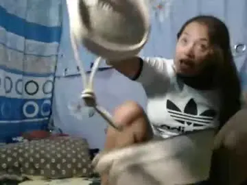 Chaturbate Live Porn of pinay_singlemomxs