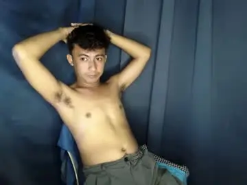 Chaturbate Watch Live Sex Cams of lovetosuckxox