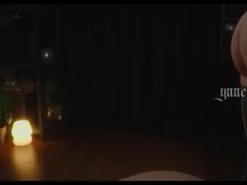 Chaturbate Free Live Porn of ynnenbrynn