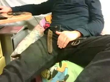 Chaturbate Live Sex Cam of giulio__35