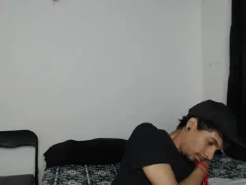 Chaturbate Live Sex Cam of khevinlopezonig
