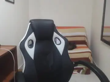 Chaturbate Adult Video Chat of naugthymilf23