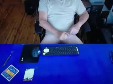 Chaturbate Sex Cam of guesswhatigot2