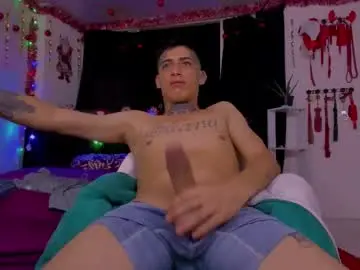 Chaturbate Live Porn of bigcocktattoo777