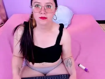 Chaturbate Live Sex Cam of alaiia___