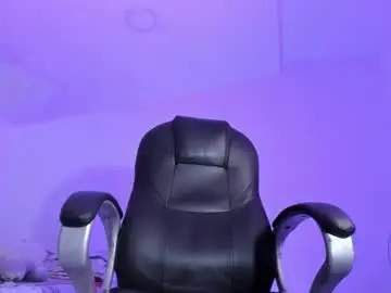 Chaturbate Live Sex Cam of aleckk_boy