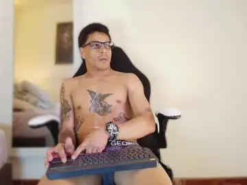 Chaturbate Sex Chat of andrew_haalls