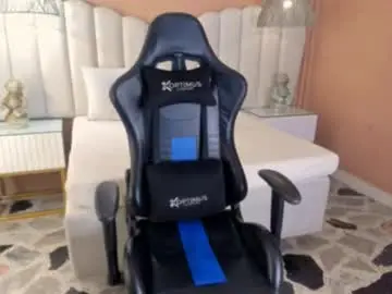 caroline_mason from chaturbate