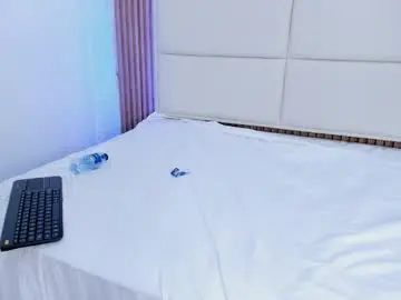 valery_thompsson from chaturbate