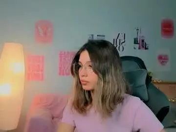 Chaturbate Free Porn Cam of dinnerwithflowers