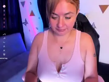 Chaturbate Sex Chat of luciamature_