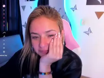 Chaturbate Nude Webcam of luciamature_