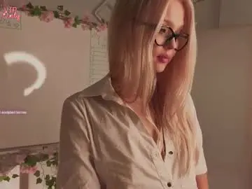 Chaturbate Live Sex Cam of mirianscorgie