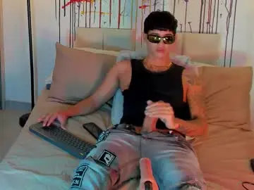 Chaturbate Nude Webcam of damian_queen