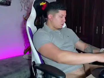 Chaturbate Watch Live Sex Cams of _robertobaggio