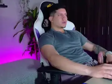 Chaturbate Free Porn Cam of _robertobaggio