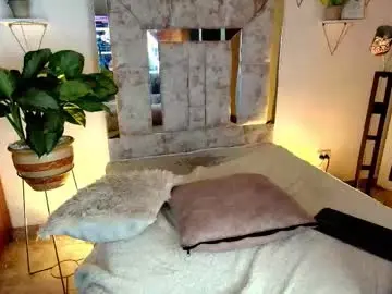 Chaturbate Live Sex Cam of dahnia_cruz