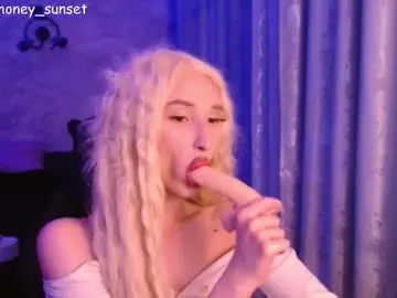 Chaturbate Live Sex Cam of honey_sunset