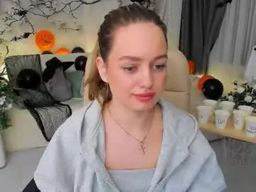 Chaturbate Live Sex Cam of miraclecurly