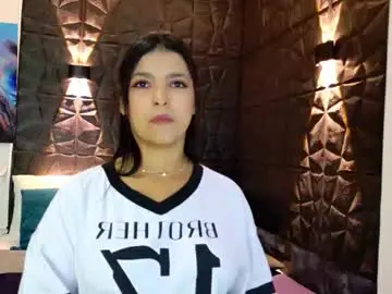 Chaturbate Live Sex Cam of graceymilf999