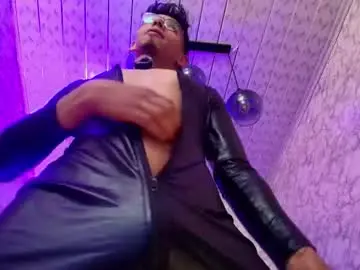 Chaturbate Free Live Porn of dereck_monroe