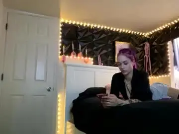 nymphomaticbaby from chaturbate