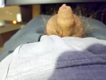 Chaturbate Live Porn of smallhairyuncut