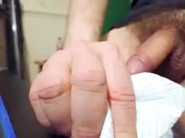 Chaturbate Live Sex Cam of smallhairyuncut