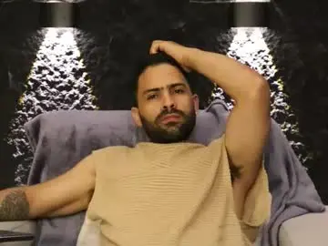 Chaturbate Sex Cam of leo_diaz01