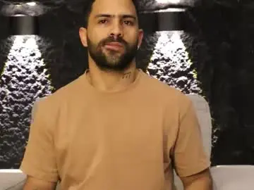 Chaturbate Free Porn Cam of leo_diaz01